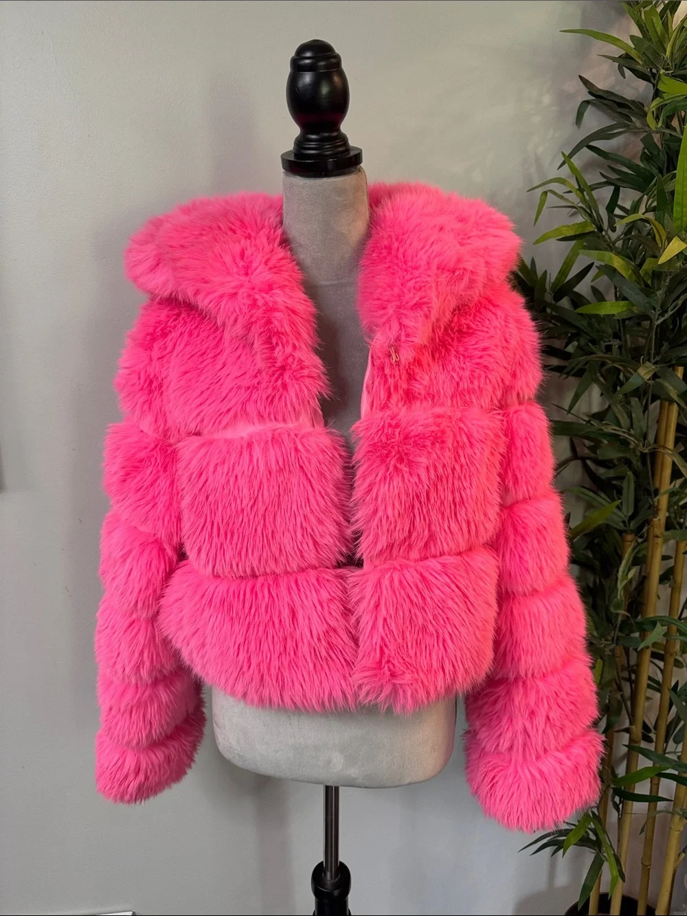 Wowo Hot Pink Faux Fur Hooded cropped teddy Jacket Small